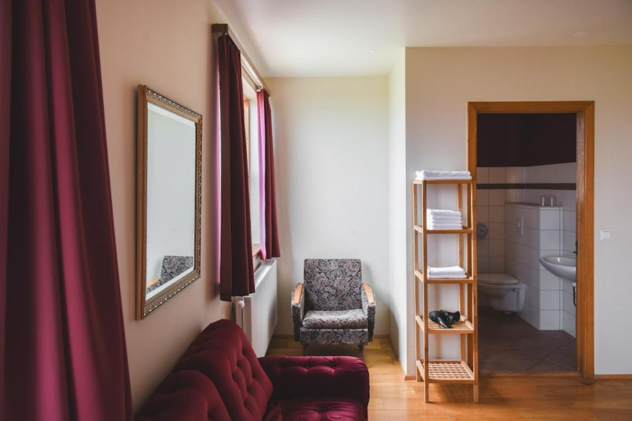Hotel Latrabjarg Hnjotur ภายนอก รูปภาพ