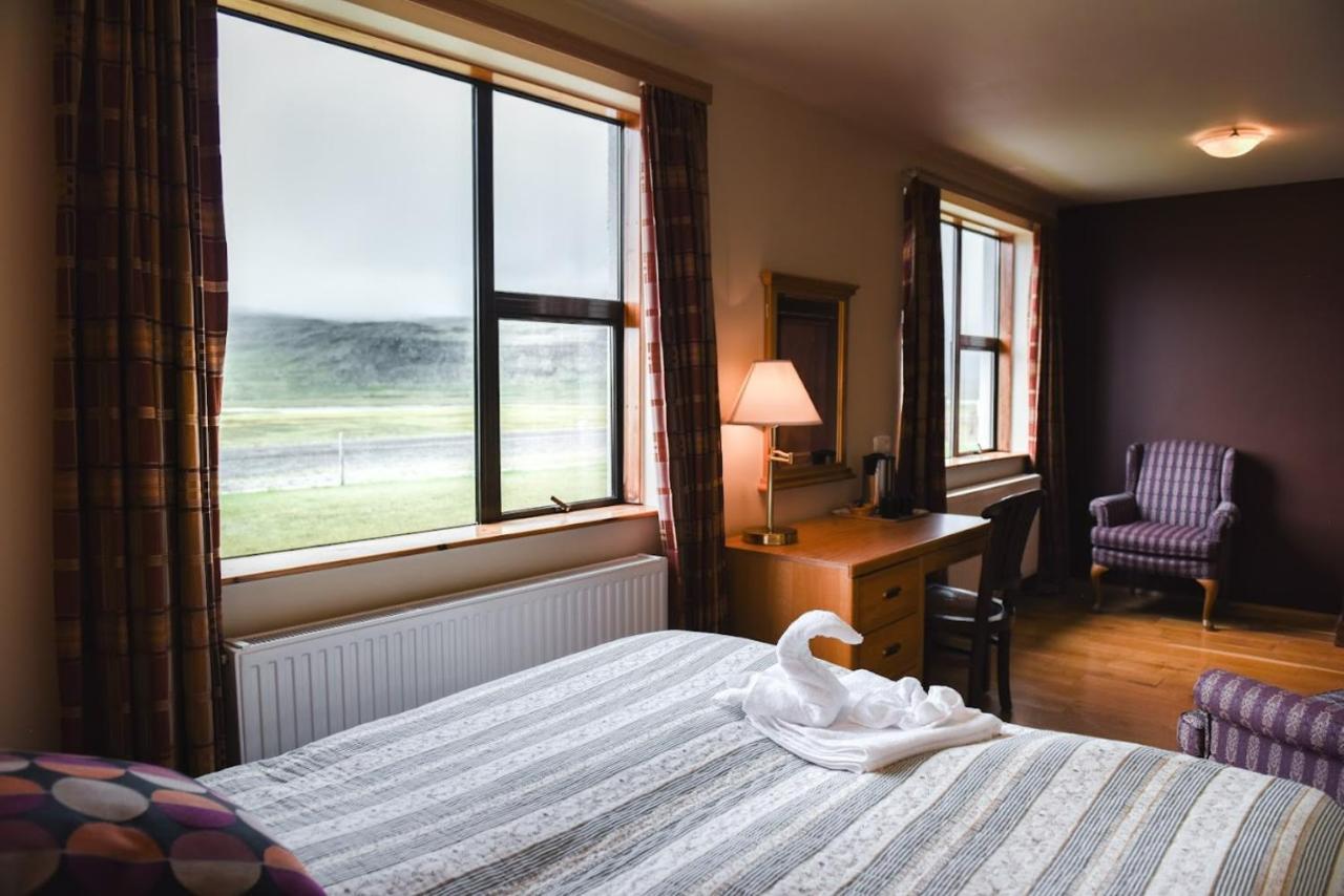 Hotel Latrabjarg Hnjotur ภายนอก รูปภาพ