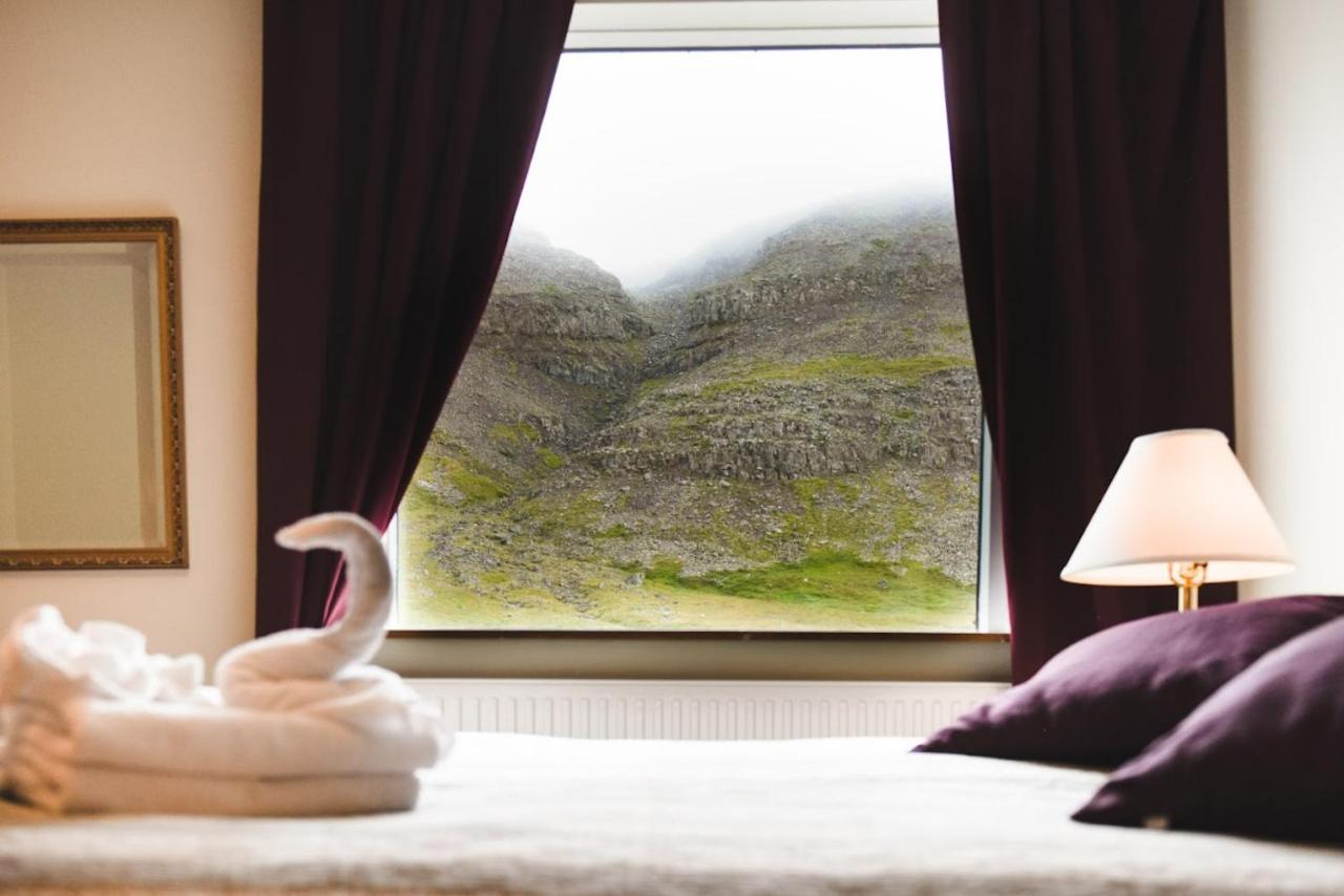 Hotel Latrabjarg Hnjotur ภายนอก รูปภาพ