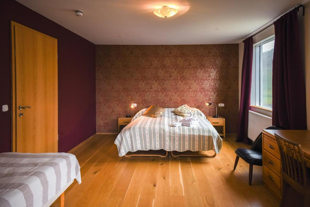 Hotel Latrabjarg Hnjotur ภายนอก รูปภาพ
