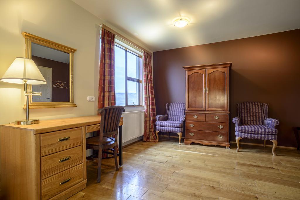 Hotel Latrabjarg Hnjotur ภายนอก รูปภาพ